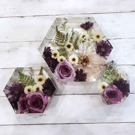 How to embed flowers within epoxy resin